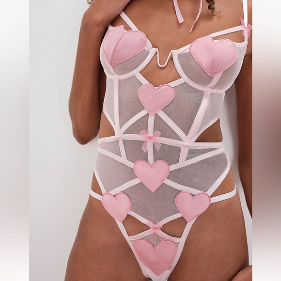 VICTORIA’S SECRET HEART TEDDY - Picture 5 of 5